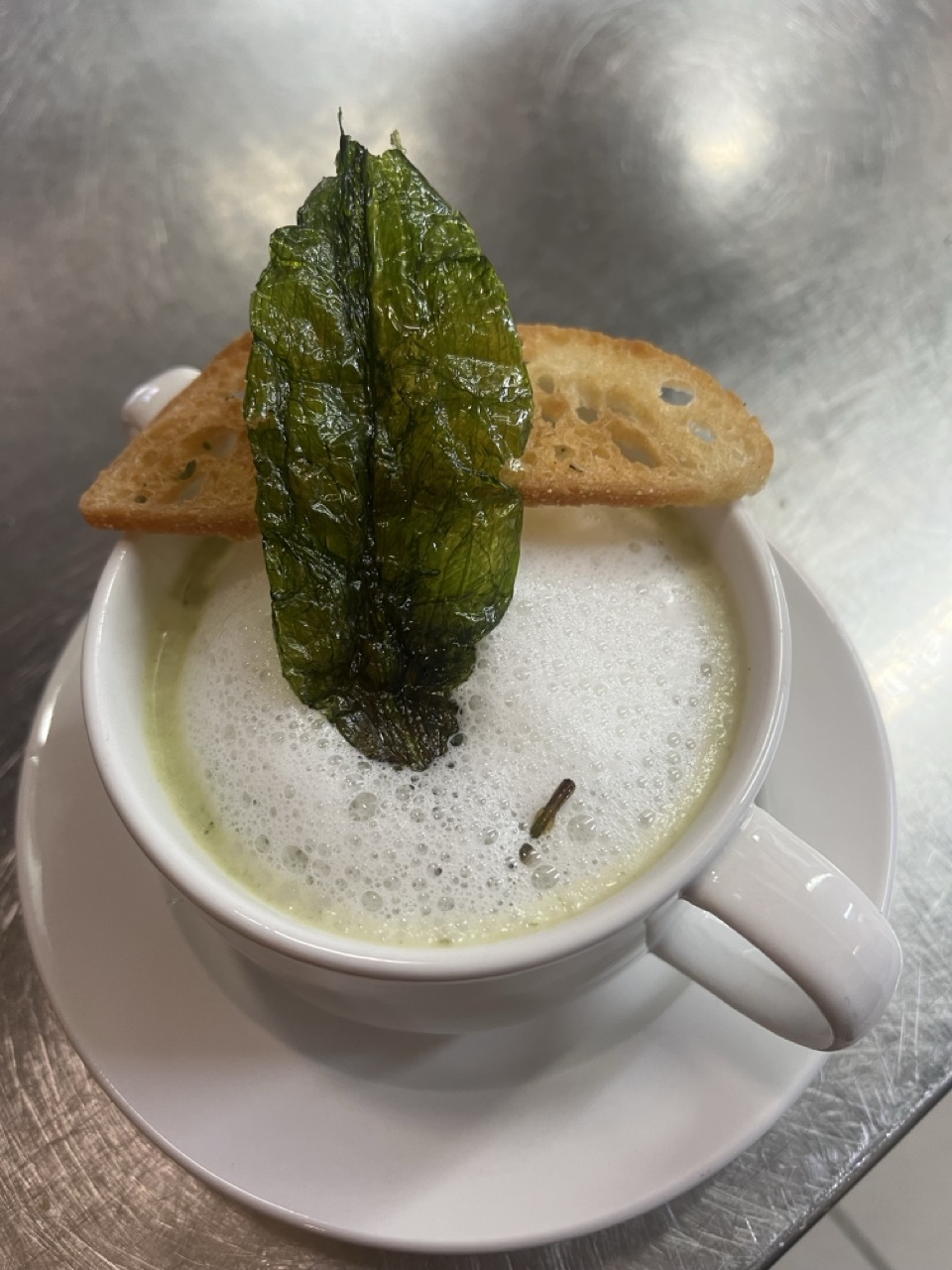 Cremesuppe mit Crostini